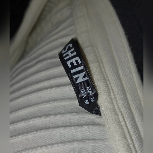 A Shein Cream Button Up Long Sleeve Crop Top - Picture 4 of 4